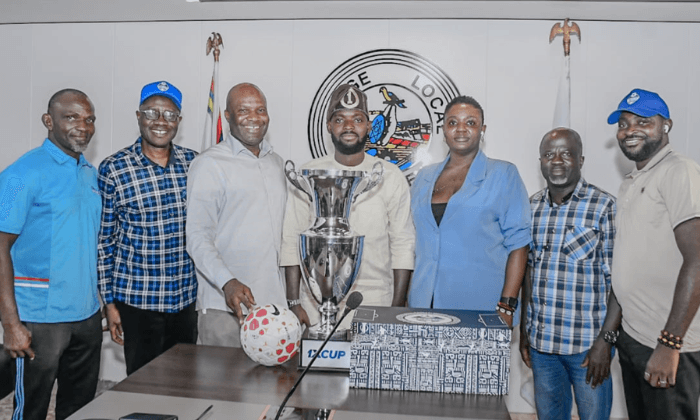 1xCup Trophy tour to The Executive Chairman of Agege Local Government, Hon Abdul-Ganiyu Vinod Obasa.